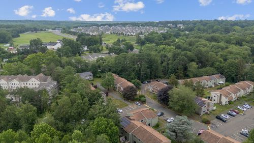 29-29 Orangewood W, Derby, CT, 06418-2615 | Card Image