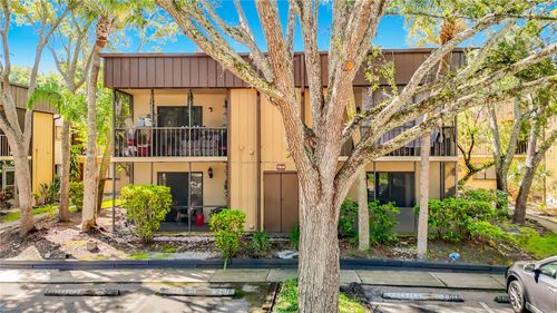 b-11805 Raintree Lake Ln, TEMPLE TERRACE, FL, 33617-9441 | Card Image