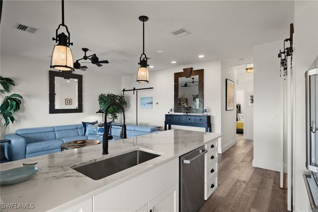 4706 Pine Island Rd Nw, House other with 2 bedrooms, 2 bathrooms and null parking in MATLACHA FL | Image 8