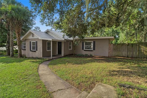 205 E Fountain St, FRUITLAND PARK, FL, 34731-3302 | Card Image