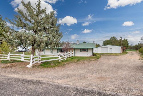 4484 Community Rd, Ontario, OR, 97914-8326 | Card Image