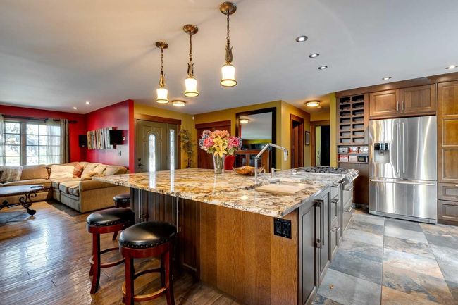 70 Mayfair Rd Sw, House detached with 3 bedrooms, 4 bathrooms and 3 parking in Calgary AB | Image 8