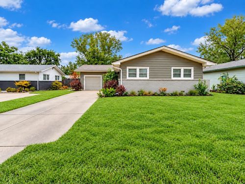 1212 W Fultz St, Wichita, KS, 67217-2470 | Card Image