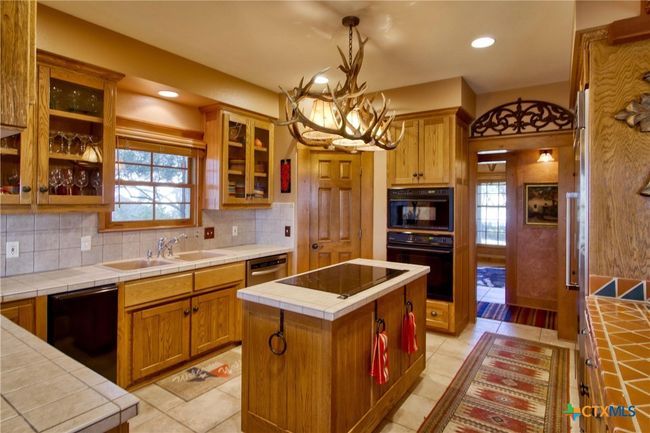 521 Bluff Creek Rd, Home with 3 bedrooms, 4 bathrooms and null parking in Center Point TX | Image 11