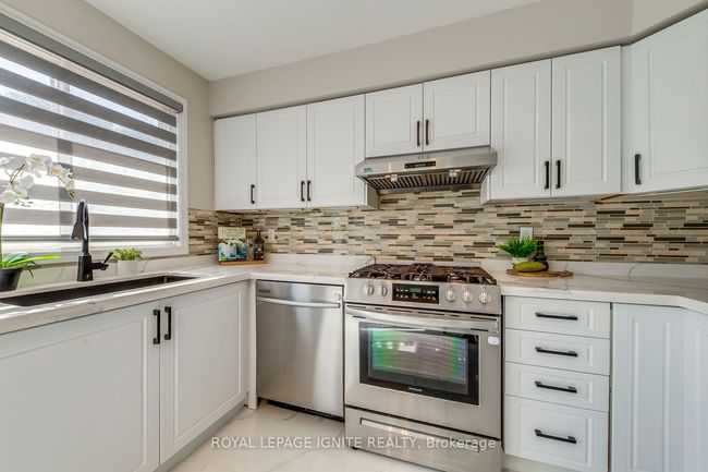 2390 Orchard Rd, House other with 3 bedrooms, 3 bathrooms and 1 parking in Burlington ON | Image 19