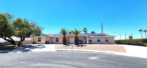 4119 Meadowglen Cir, Las Vegas, NV, 89121-6246 | Card Image