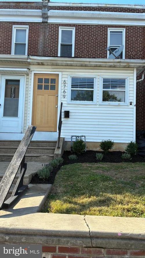 6769 Perry Ave, UPPER DARBY, PA, 19082-4312 | Card Image