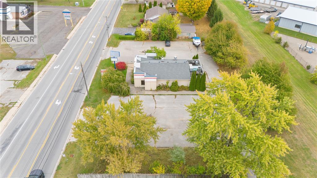 Commercial Lease in Lambton Shores 2