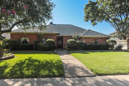 2214 Moss Trl, Garland, TX, 75044-7836 | Card Image