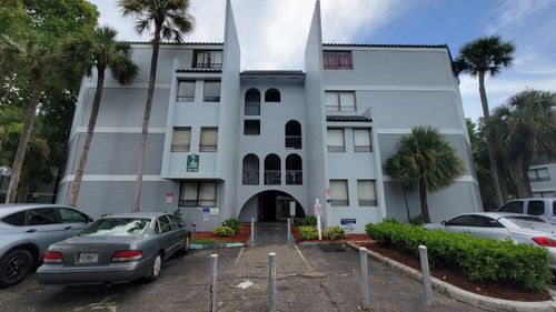 206-1950 N Congress Ave, West Palm Beach, FL, 33401-8207 | Card Image