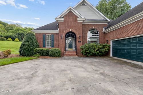 13 Hunters Ridge Rd, Johnson City, TN, 37604-8329 | Card Image