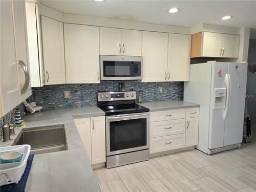 a236-6777 Winkler Rd, FORT MYERS, FL, 33919-7231 | Card Image