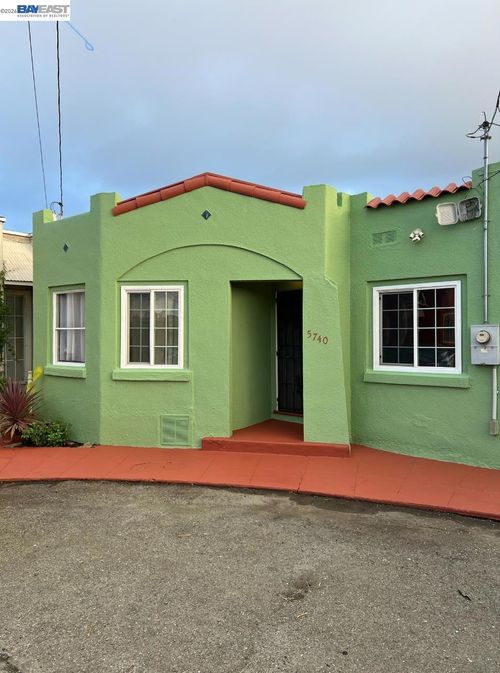 5740 Kingsley Cir, Oakland, CA, 94605-1330 | Card Image