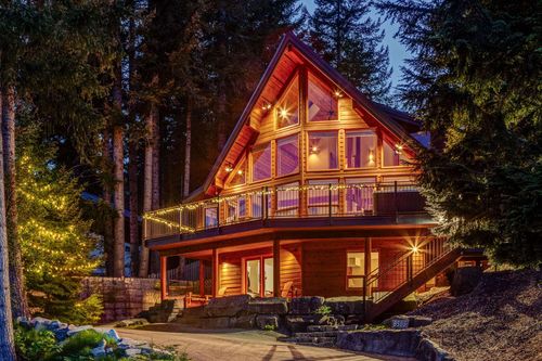 8505 Matterhorn Dr, Whistler, BC, V8E0G1 | Card Image