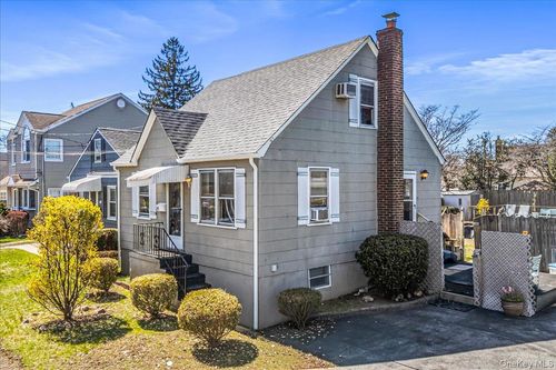 47 Ellison Ave, Westbury, NY, 11590-4210 | Card Image