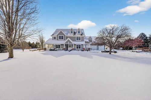 5021 Sherwood Ct, Burlington, WI, 53105-6919 | Card Image