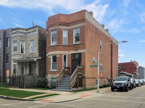 2825 W Walnut St, Chicago, IL, 60612-1911 | Card Image