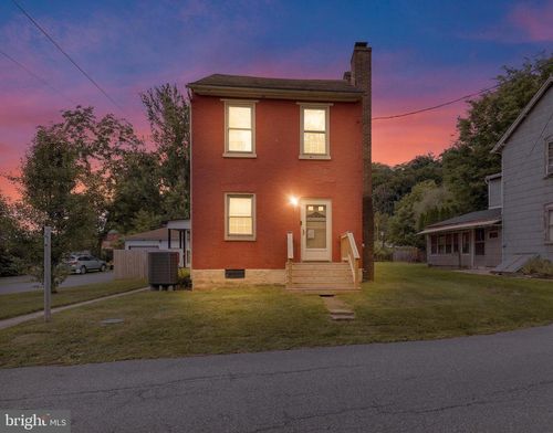 26 S Schuylkill Ave, LEESPORT, PA, 19533-9776 | Card Image