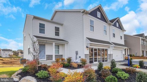 222 Winding Rd, FORKS TOWNSHIP, PA, 18040 | Card Image