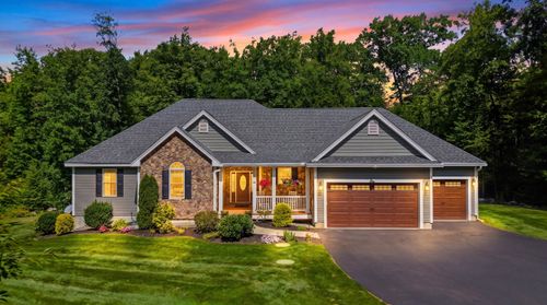 145 Clement Rd, Pelham, NH, 03076-3300 | Card Image