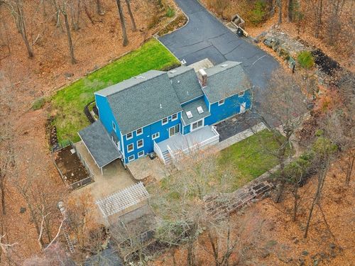 39 Desimone Dr, Marlborough, MA, 01752-3186 | Card Image