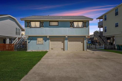 12 S Sandpiper St, La Marque, TX, 77568-6540 | Card Image