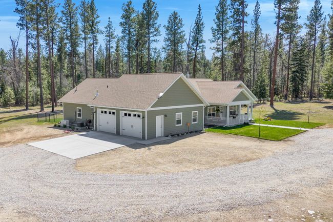 887 Bear Creek Trl, House other with 3 bedrooms, 2 bathrooms and null parking in Victor MT | Image 5
