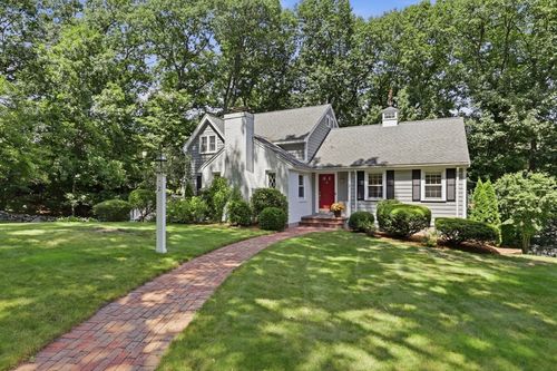 2 Olde Lyme Rd, Winchester, MA, 01890-2212 | Card Image