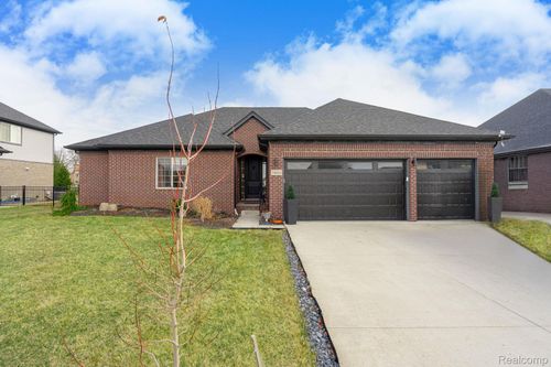 14664 Hannebauer Ct, Sterling Heights, MI, 48313-5642 | Card Image