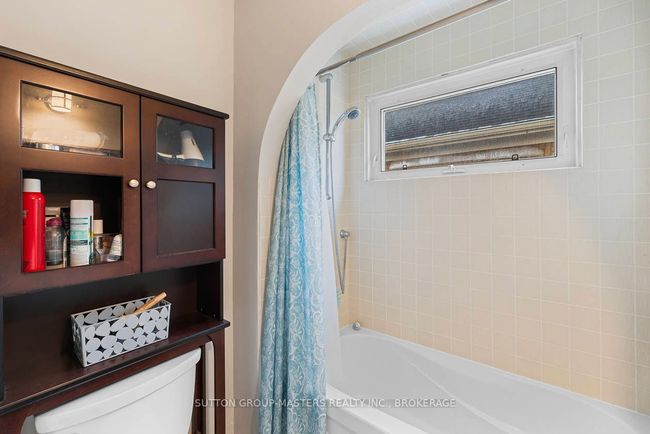 21 Alwington Ave, House other with 5 bedrooms, 2 bathrooms and 4 parking in Kingston ON | Image 16