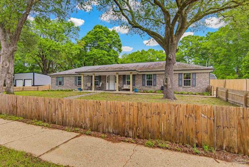 6628 Hinote St, Milton, FL, 32570-4389 | Card Image