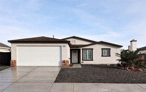10580 Wakefield St E, Adelanto, CA, 92301 | Card Image