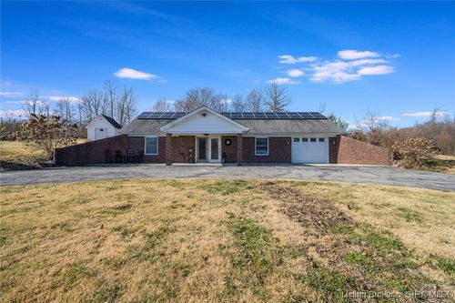 577 S Robbs Ln, Pekin, IN, 47165-7842 | Card Image