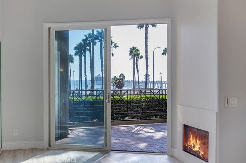 137-200 Pacific Coast Hwy, Huntington Beach, CA, 92648-5183 | Card Image