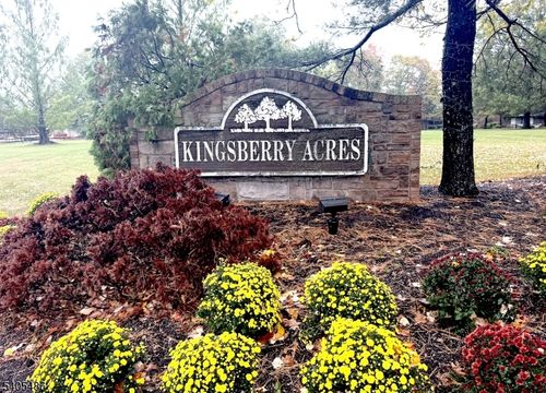 237-237 Kingsberry Dr, SOMERSET, NJ, 08873-4315 | Card Image