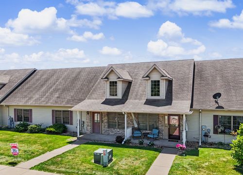 305 Walker Way, Blue Grass, IA, 52726-9645 | Card Image