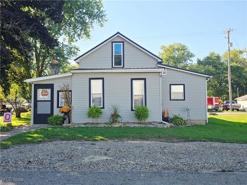 989 N Railroad St, Killbuck, OH, 44637-9524 | Card Image