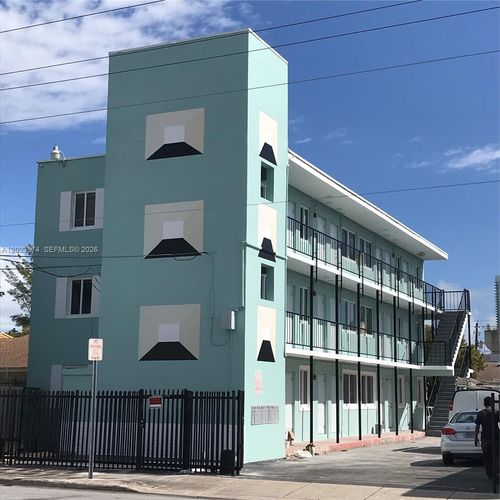 11-1815 Nw 1st Ct, Miami, FL, 33136-1745 | Card Image