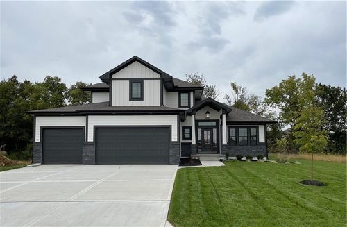 3217 Sw Saddelbred Ter, Lee's Summit, MO, 64082-2223 | Card Image