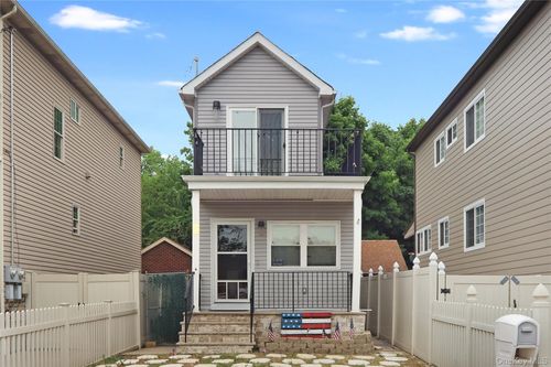 129 Bionia Ave, Staten Island, NY, 10305-4407 | Card Image