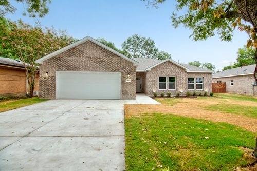 1015 Holiday Dr, Sherman, TX, 75090-8323 | Card Image