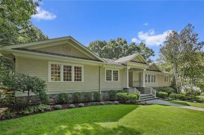 View of front facade featuring a front yard | Image 2