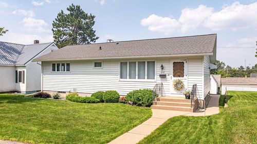 647 E Boundary St, Ely, MN, 55731-1524 | Card Image