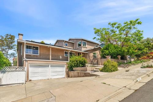 722 Gleneagle Ave, Hayward, CA, 94544-7205 | Card Image