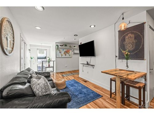 101-2837 Vallejo St, Denver, CO, 80211-4322 | Card Image