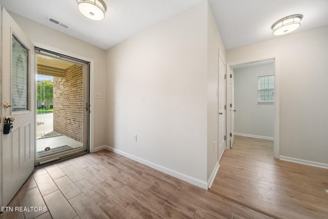 7117 Allison Way, Condo with 2 bedrooms, 2 bathrooms and 2 parking in Knoxville TN | Image 5