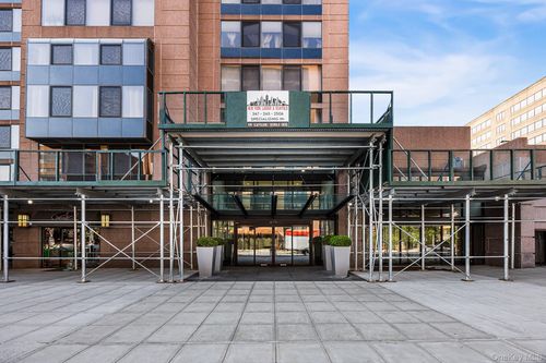 120-4 Martine Ave, White Plains, NY, 10606-4016 | Card Image