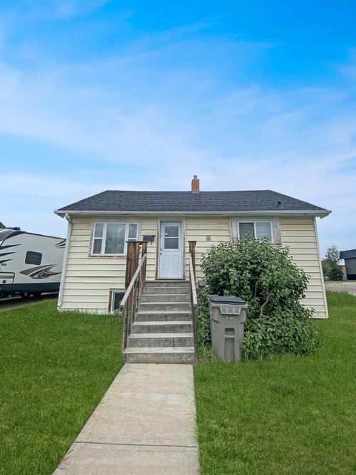 10102 109 Ave, Grande Prairie, AB, T8V1R9 | Card Image