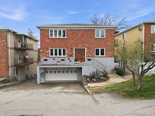 185 Bennett Avenue, Yonkers, NY, 10701 | Card Image