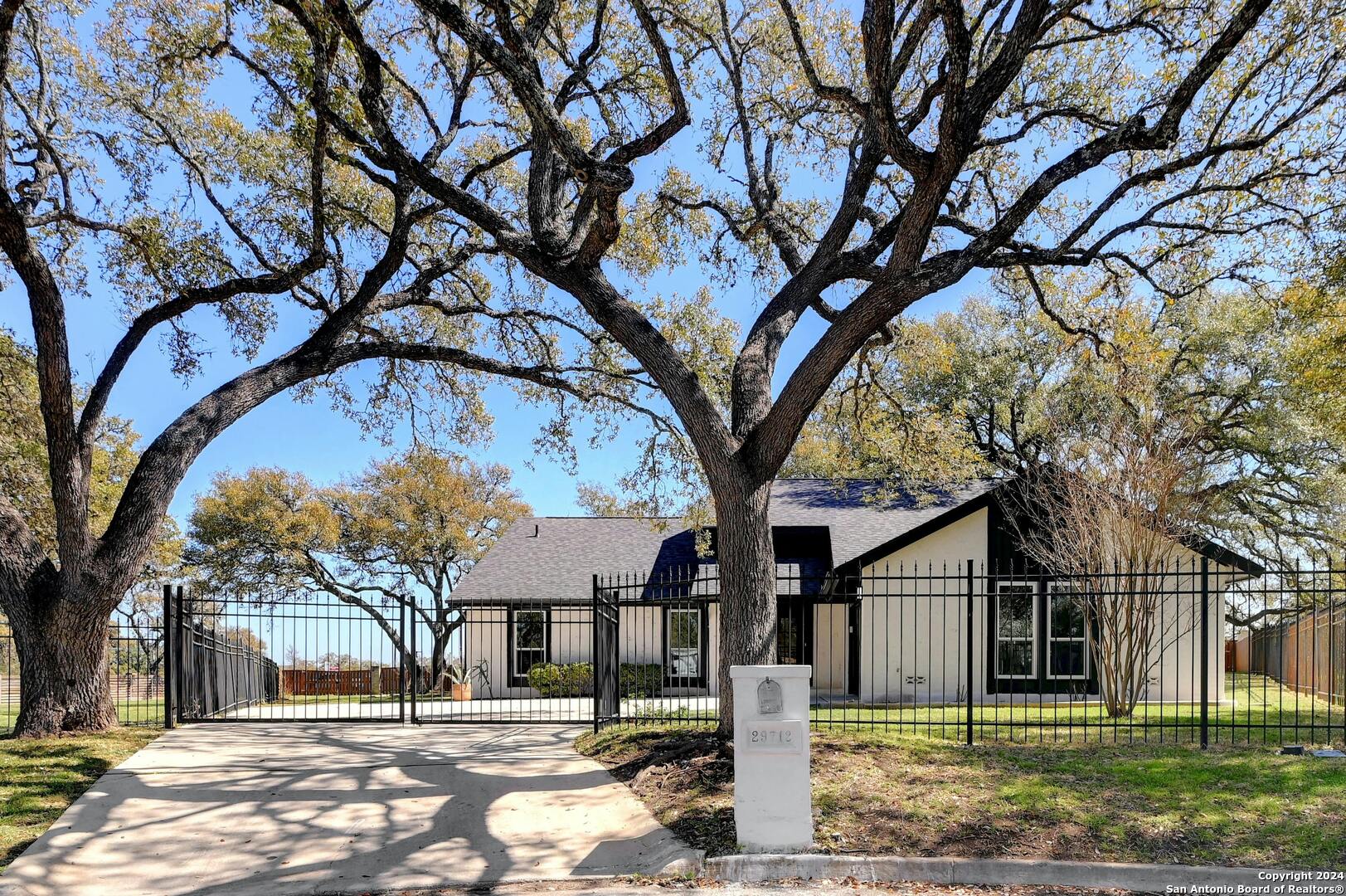 Saddleback Cir, Boerne, TX 78015